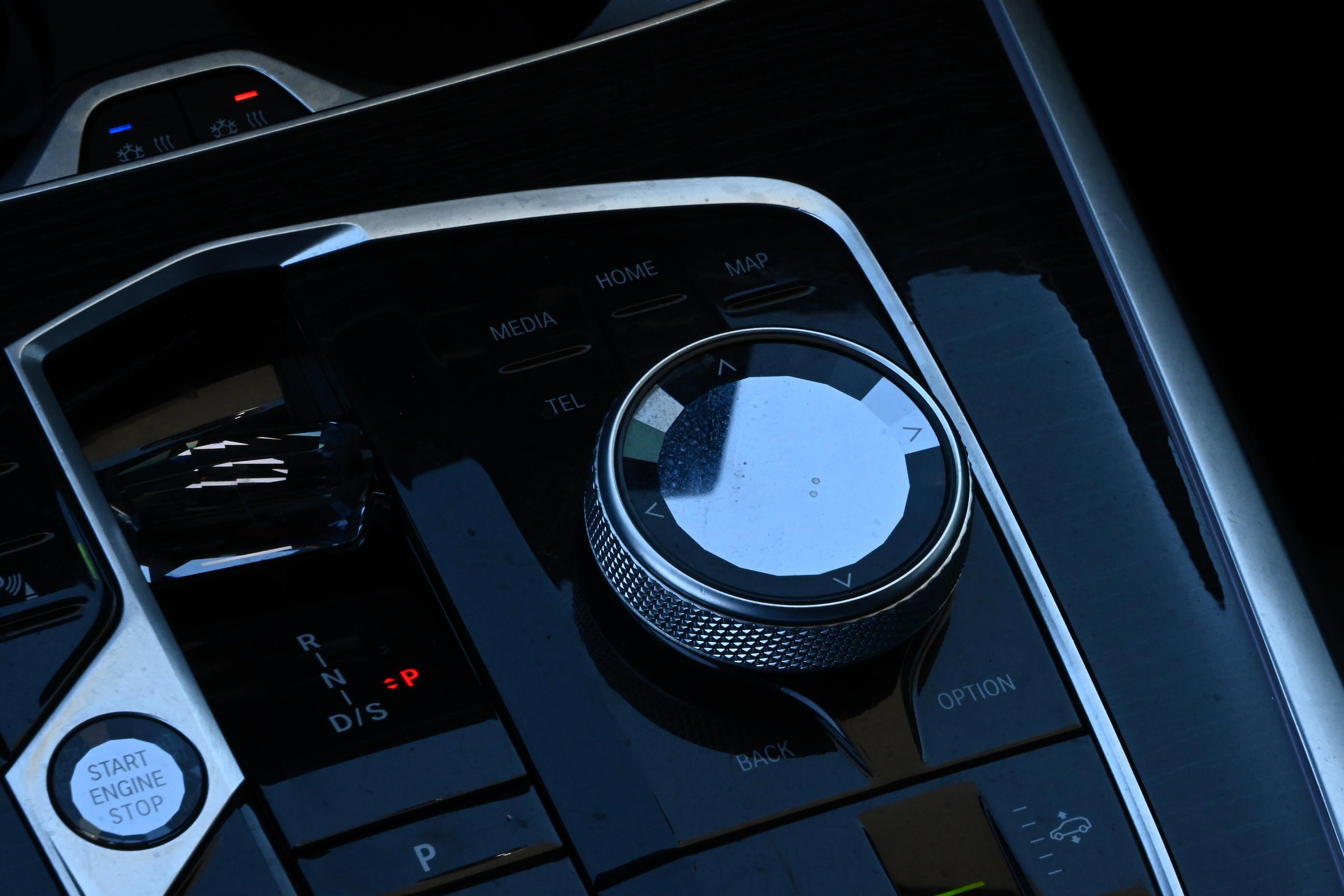 Certified 2024 BMW X7 xDrive40i w/ Executive Package image 21