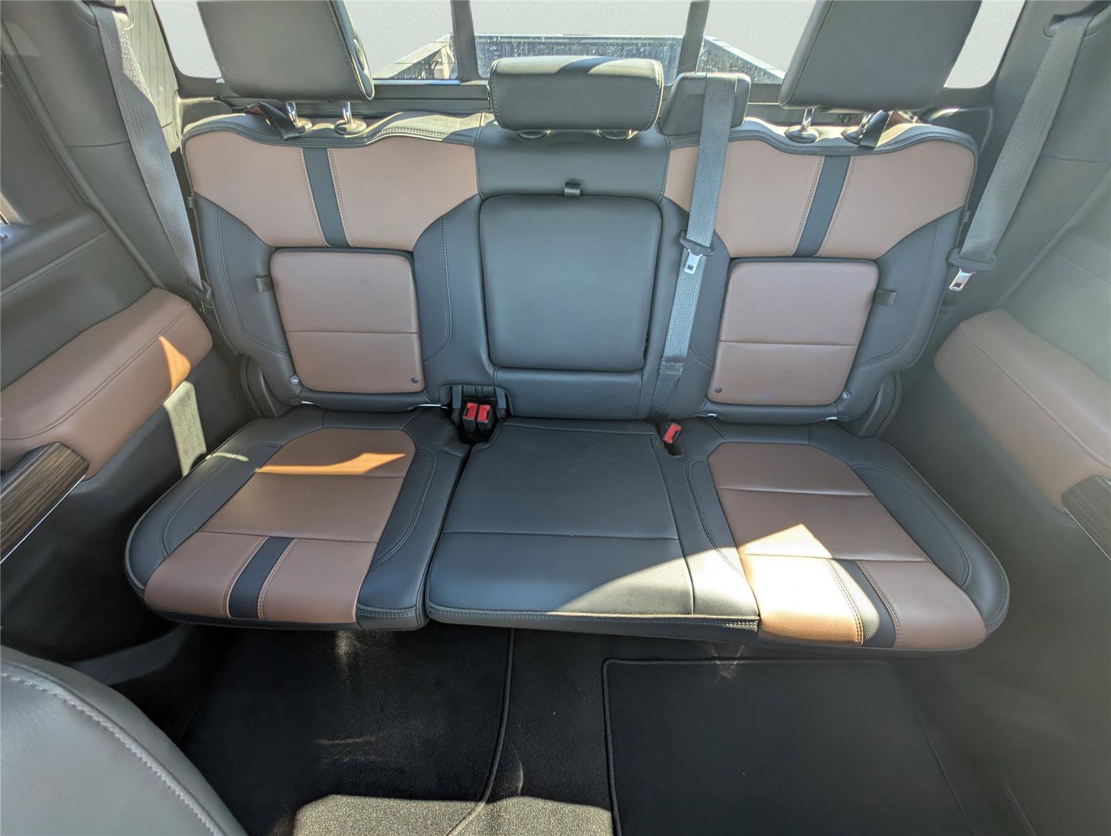 Used 2022 Chevrolet Silverado 3500 High Country image 34