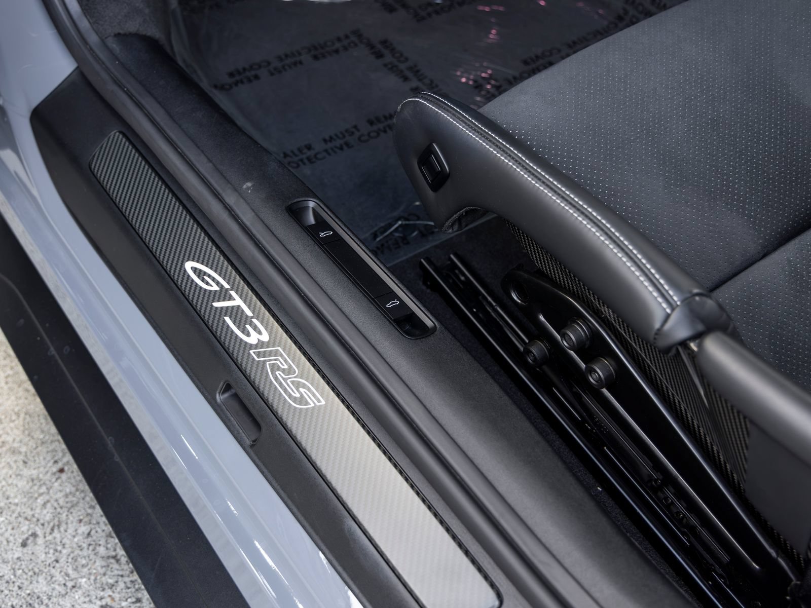 Certified 2023 Porsche 911 GT3 RS RWD image 38