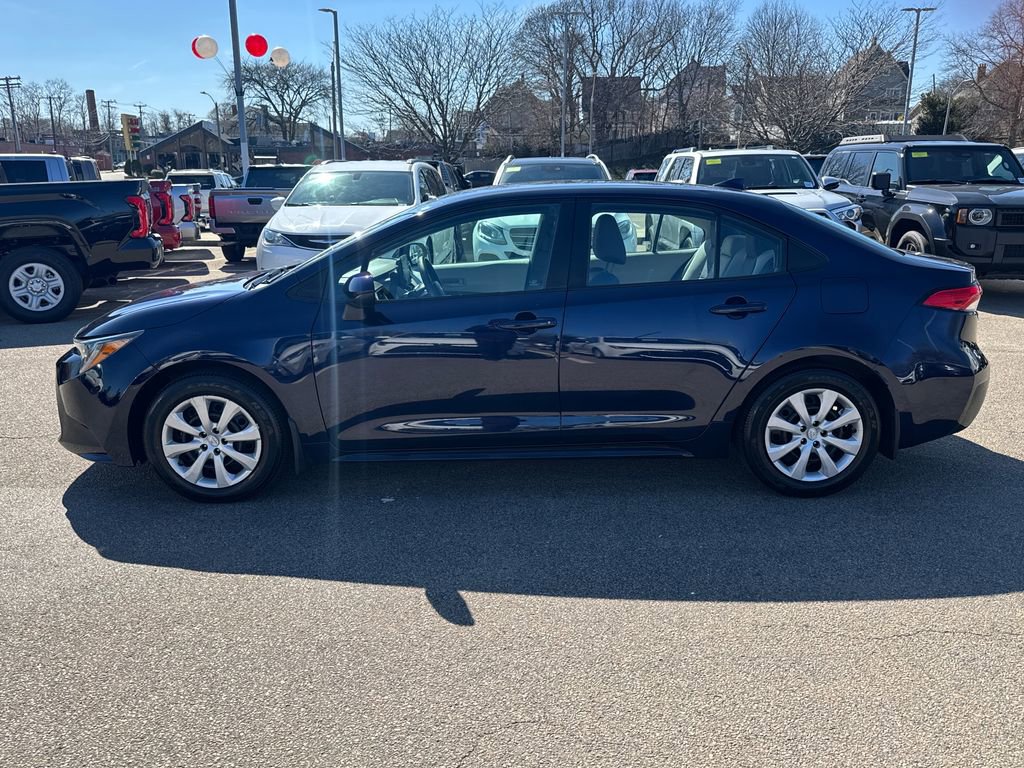Used 2022 Toyota Corolla LE FWD image 4