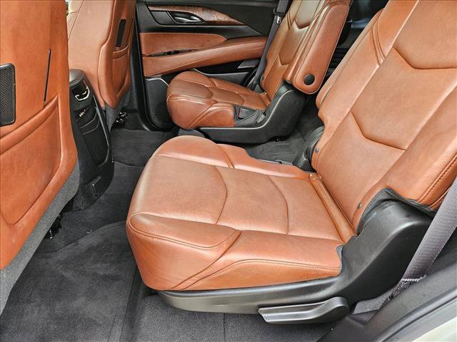 Used 2015 Cadillac Escalade Premium image 18