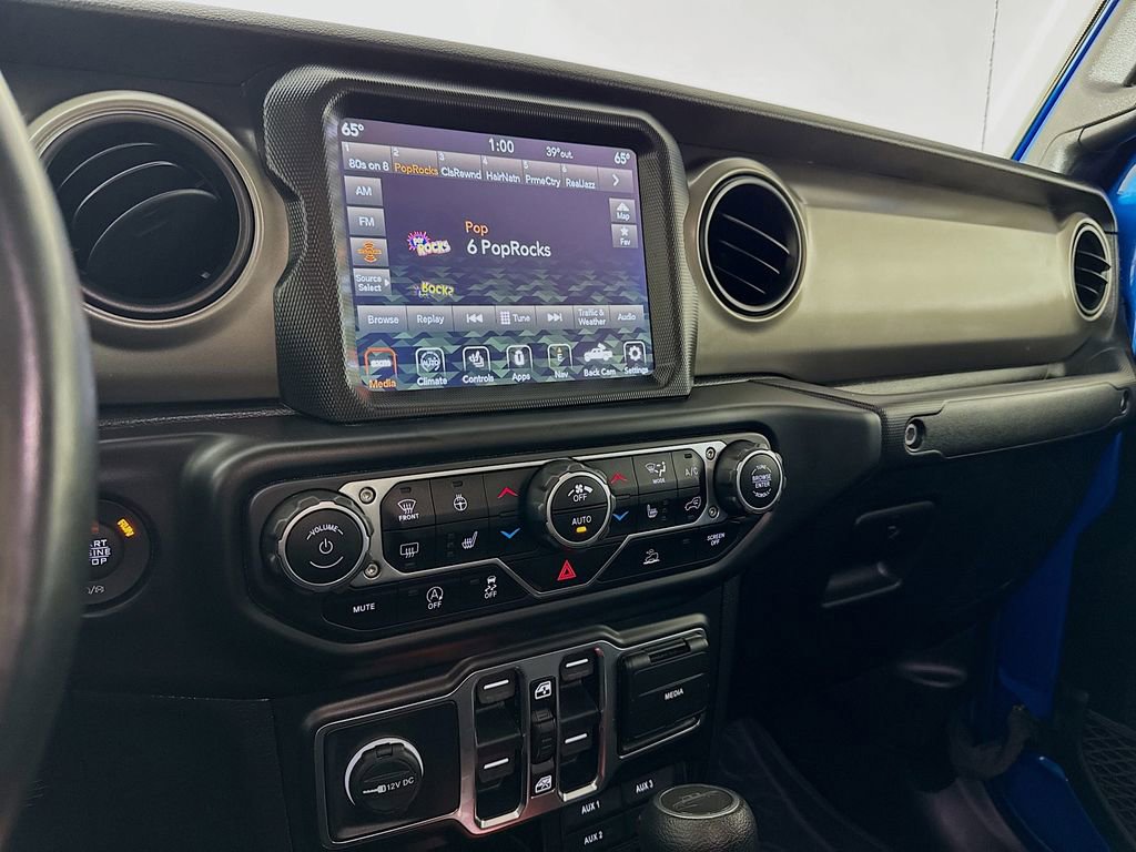 Certified 2021 Jeep Gladiator Willys image 17