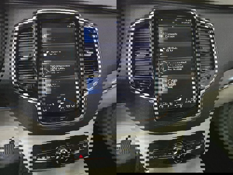 Used 2016 Volvo XC90 T6 Momentum w/ Momentum Plus Package image 22