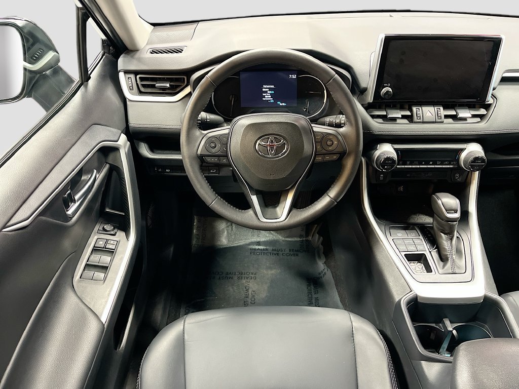 Used 2025 Toyota RAV4 XLE Premium AWD/4WD image 22