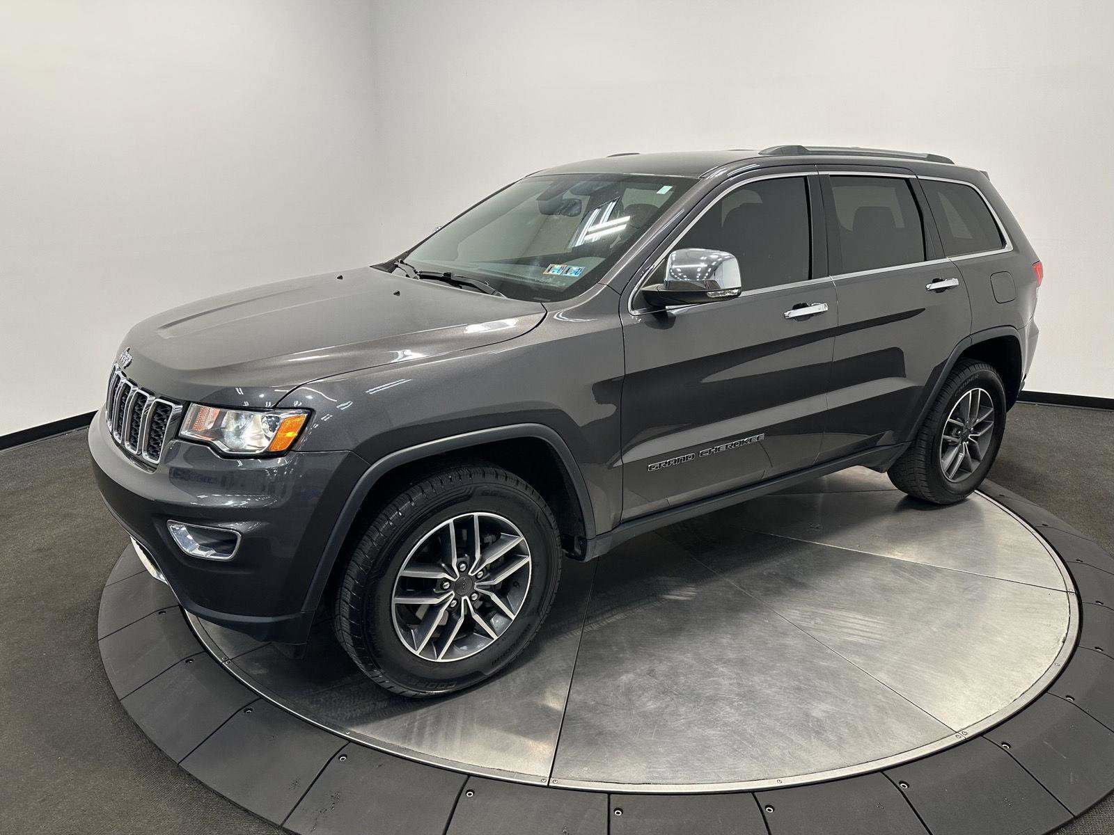 Used 2019 Jeep Grand Cherokee Limited w/ Trailer Tow Group IV AWD/4WD image 4