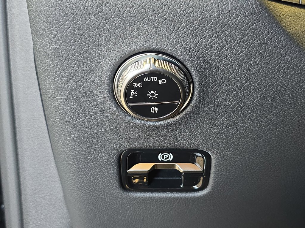 Certified 2026 Mercedes-Benz GLC 300 image 29