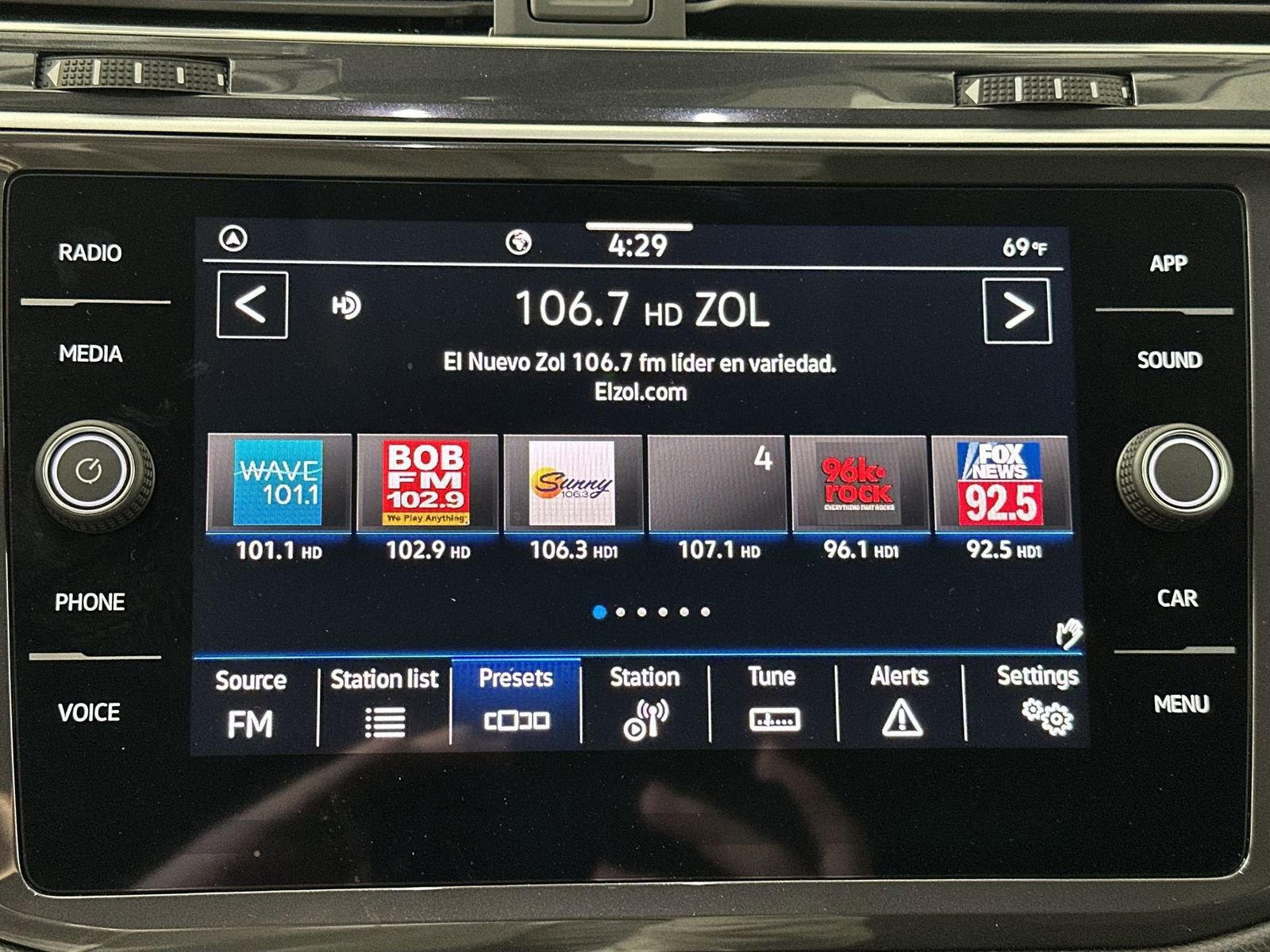 Used 2024 Volkswagen Tiguan Wolfsburg Edition image 22