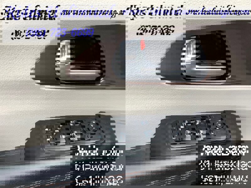 Used 2017 Chrysler Pacifica Touring Plus w/ Tire & Wheel Group image 12