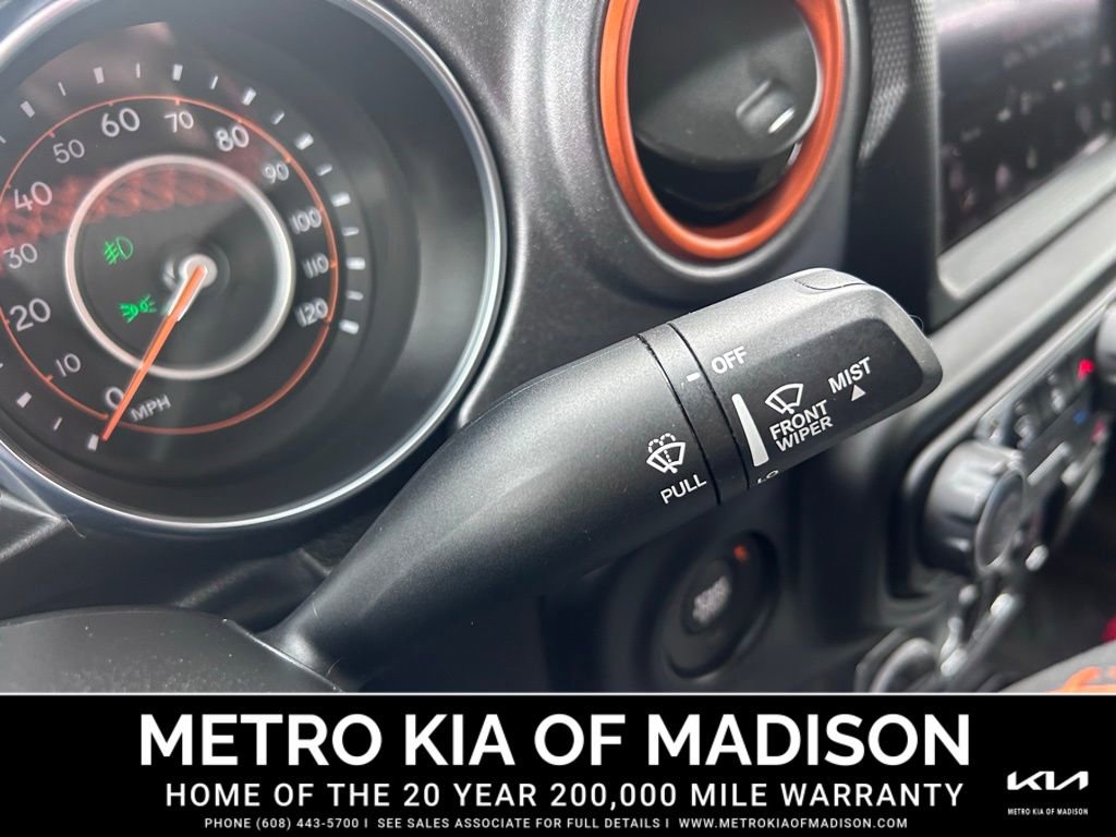 Used 2023 Jeep Gladiator Mojave w/ Cold Weather Group image 18