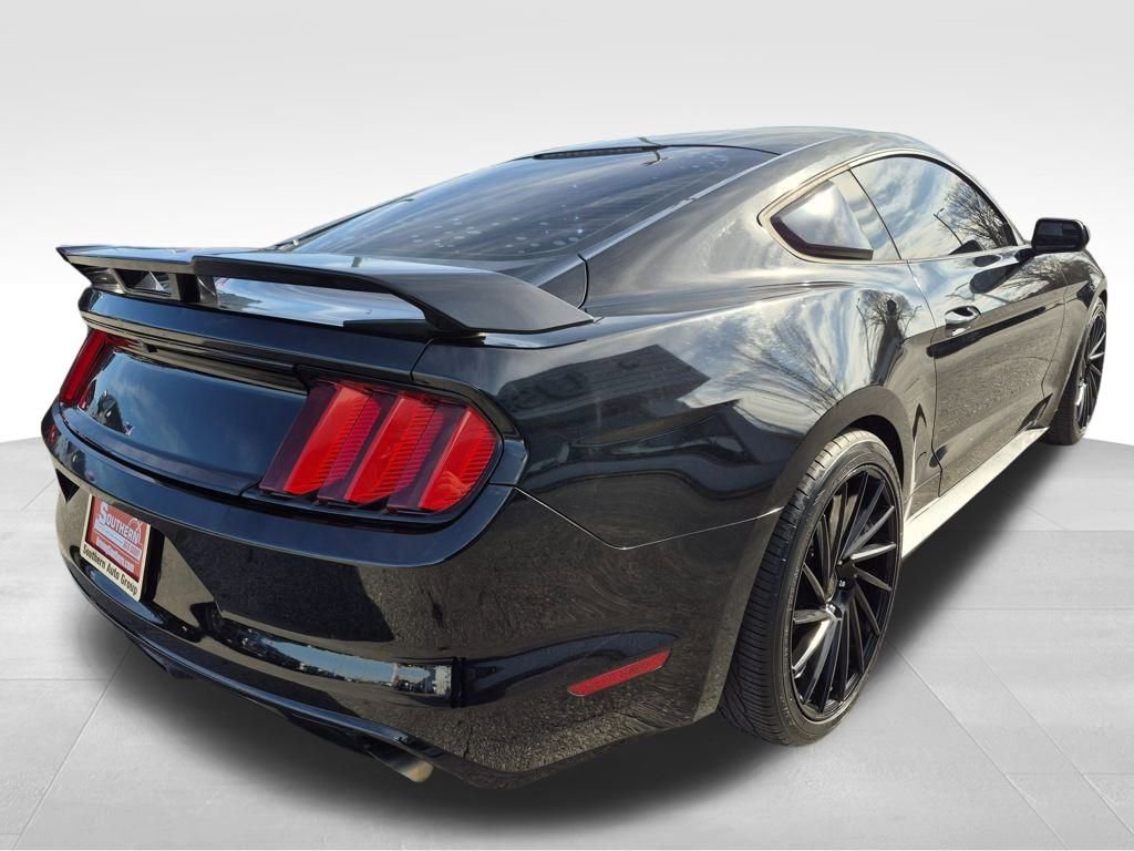 Used 2017 Ford Mustang Coupe image 13