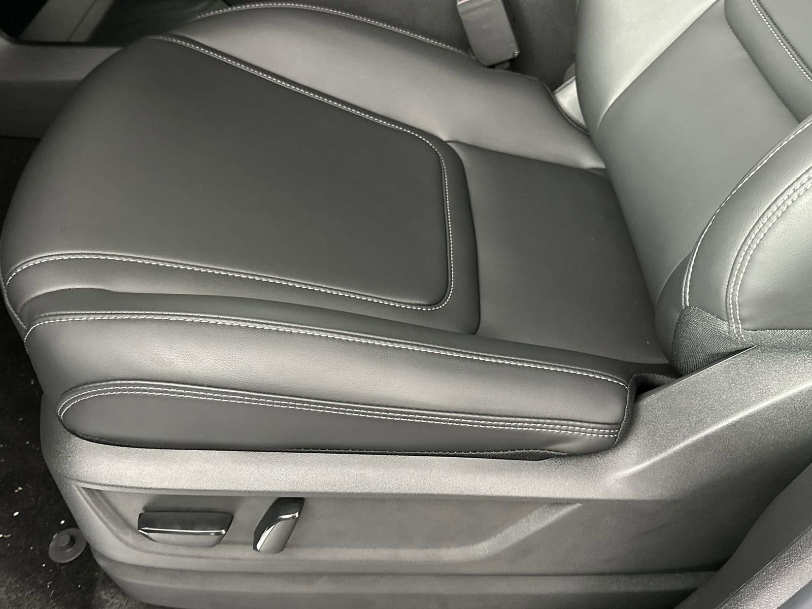 New 2026 Nissan Armada SV image 17