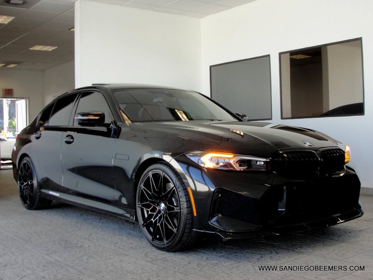 Used 2023 BMW 330i Sedan w/ M Sport Package RWD image 16