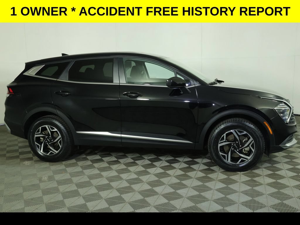 Used 2025 Kia Sportage LX AWD/4WD image 2