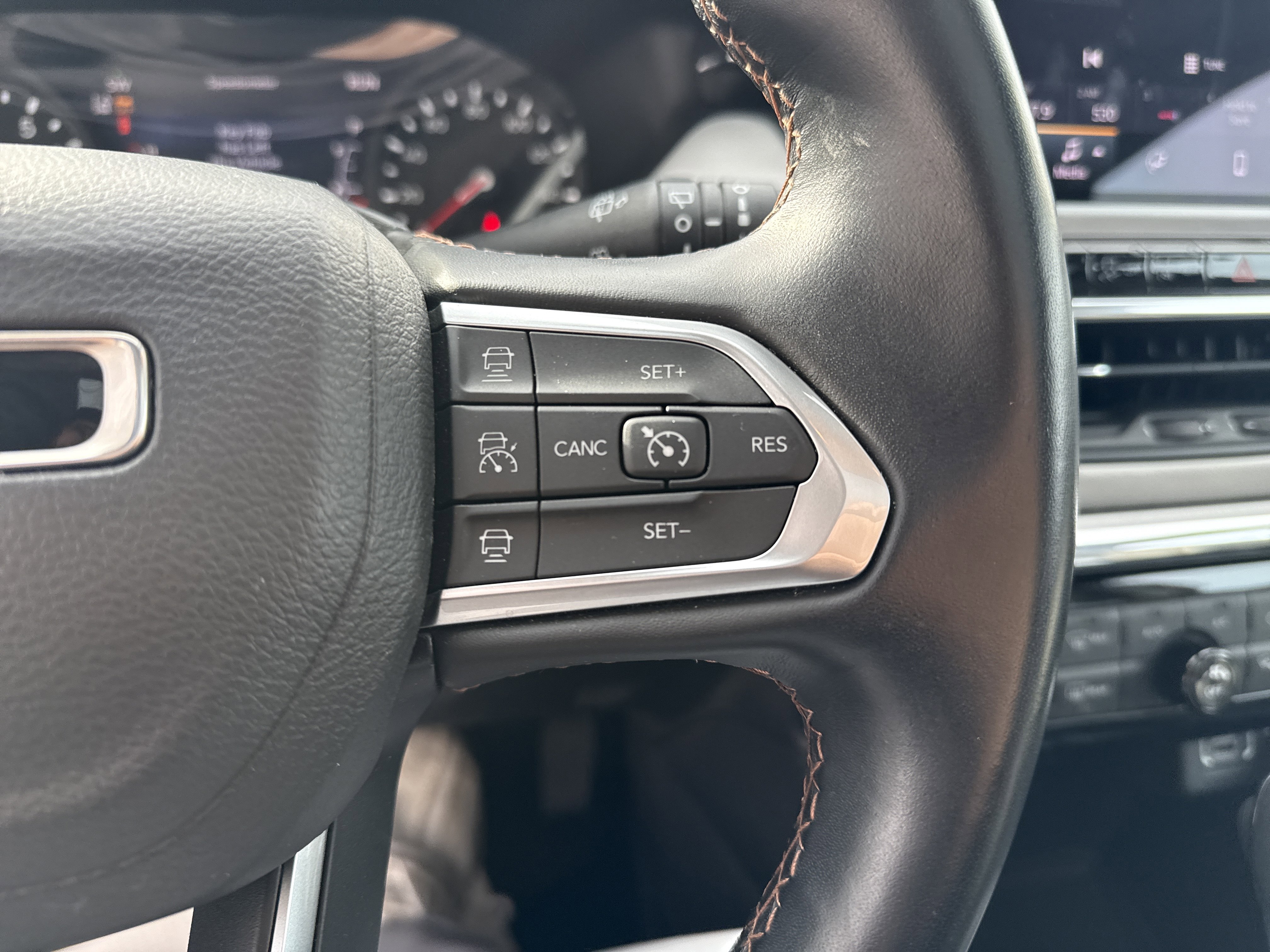 Used 2022 Jeep Compass Limited w/ Sun and Sound Group image 19