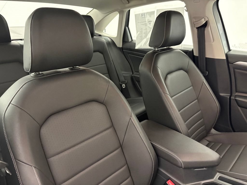 Used 2024 Volkswagen Jetta SE FWD image 38