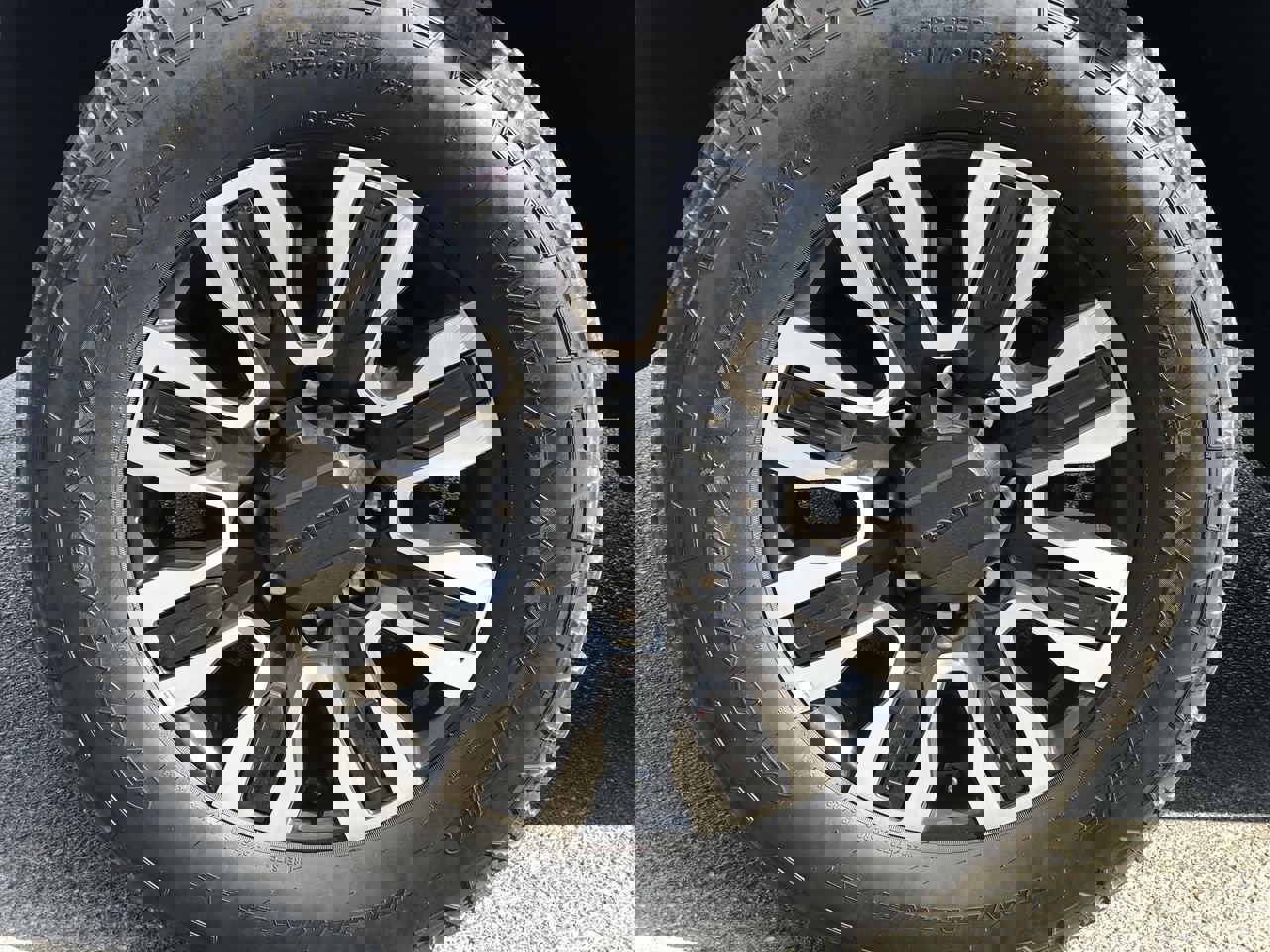 Used 2025 GMC Sierra 2500 Denali Ultimate image 10