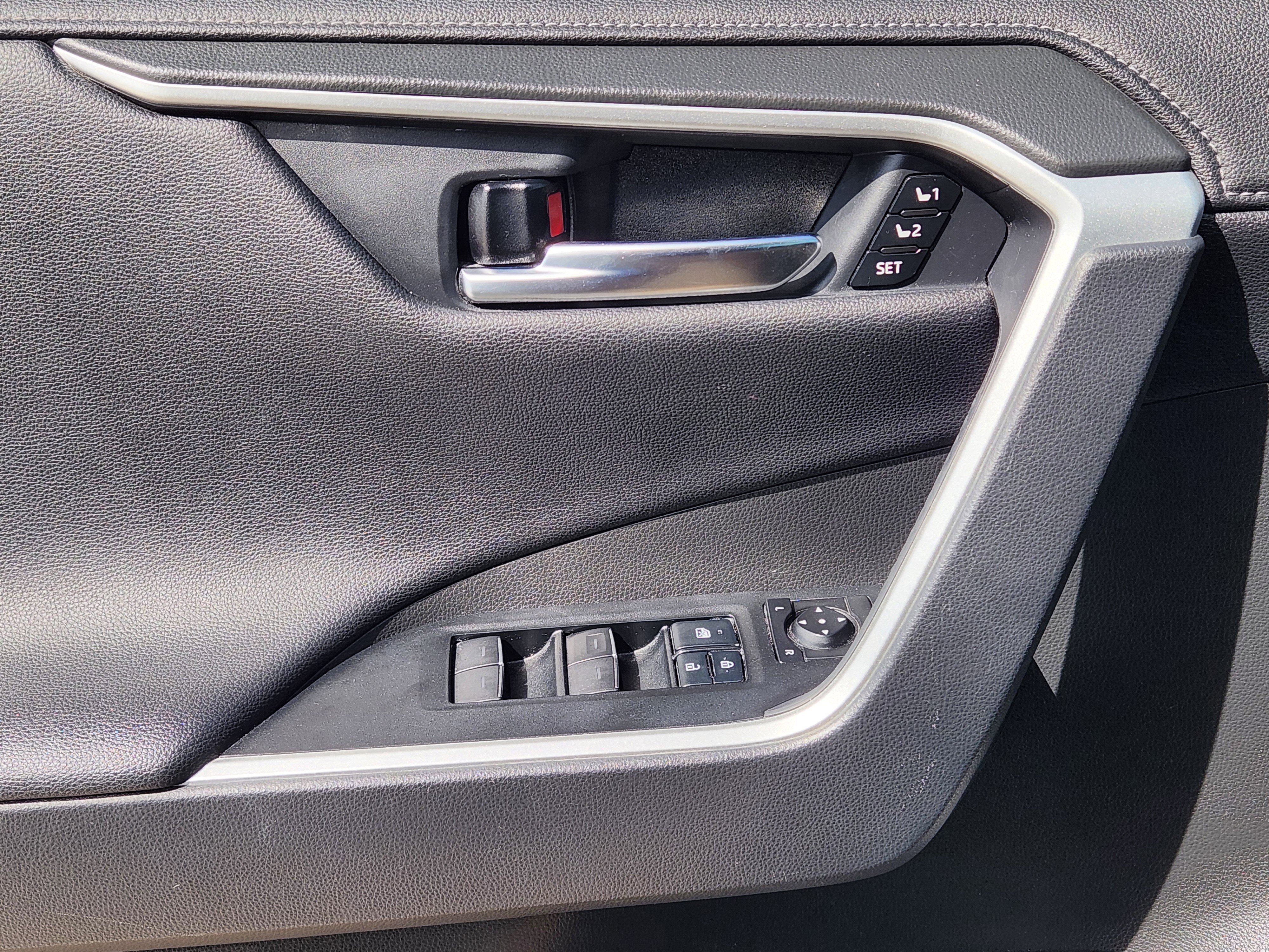 Used 2022 Toyota RAV4 Limited image 44