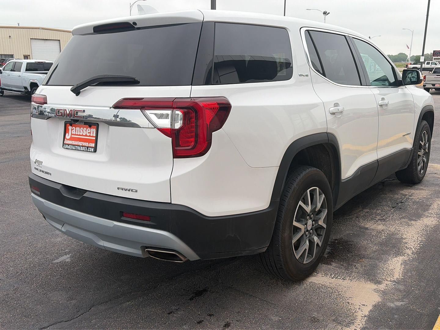 Used 2023 GMC Acadia SLE AWD/4WD image 6