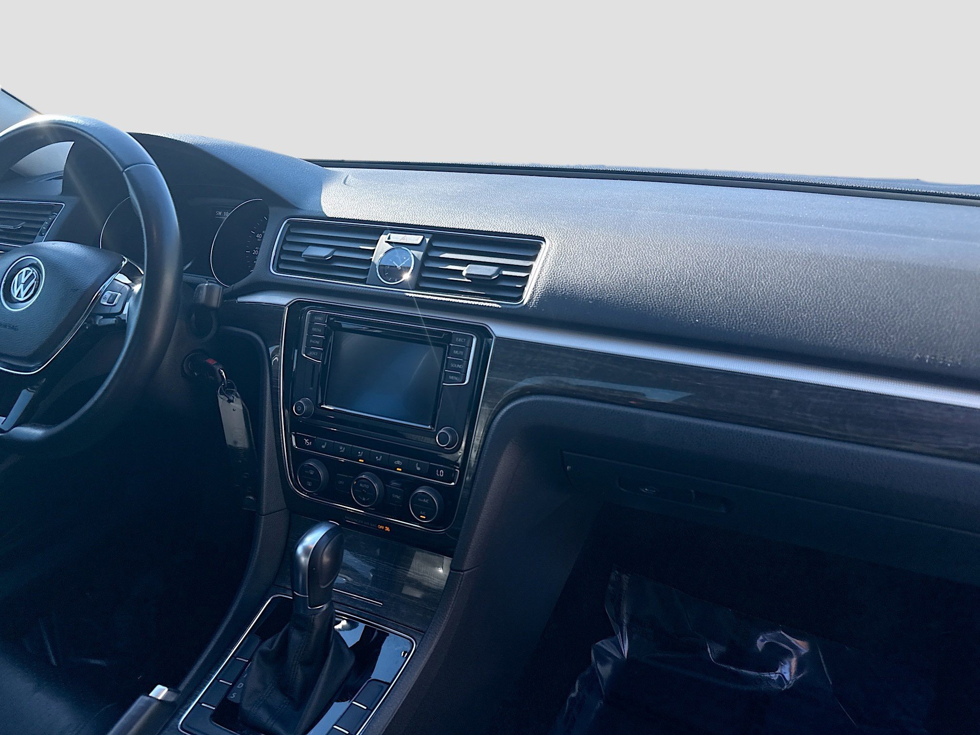 Used 2016 Volkswagen Passat 1.8T SE image 33