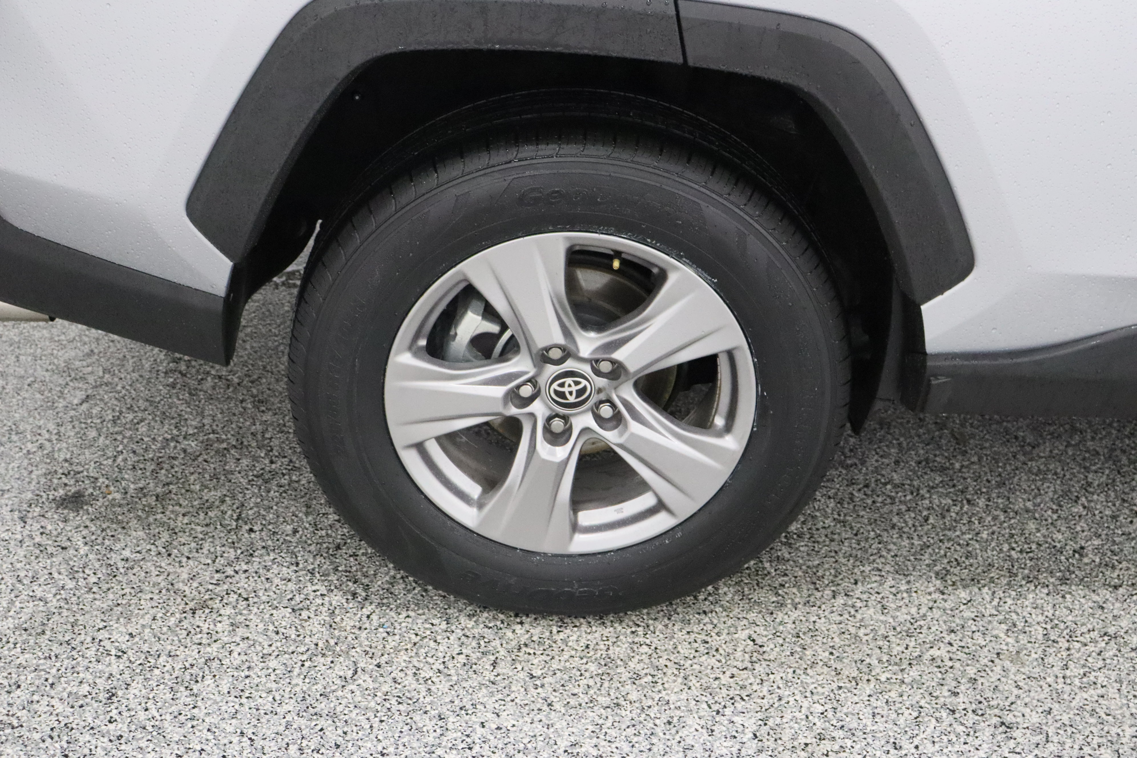 Used 2025 Toyota RAV4 XLE w/ Convenience Package AWD/4WD image 6