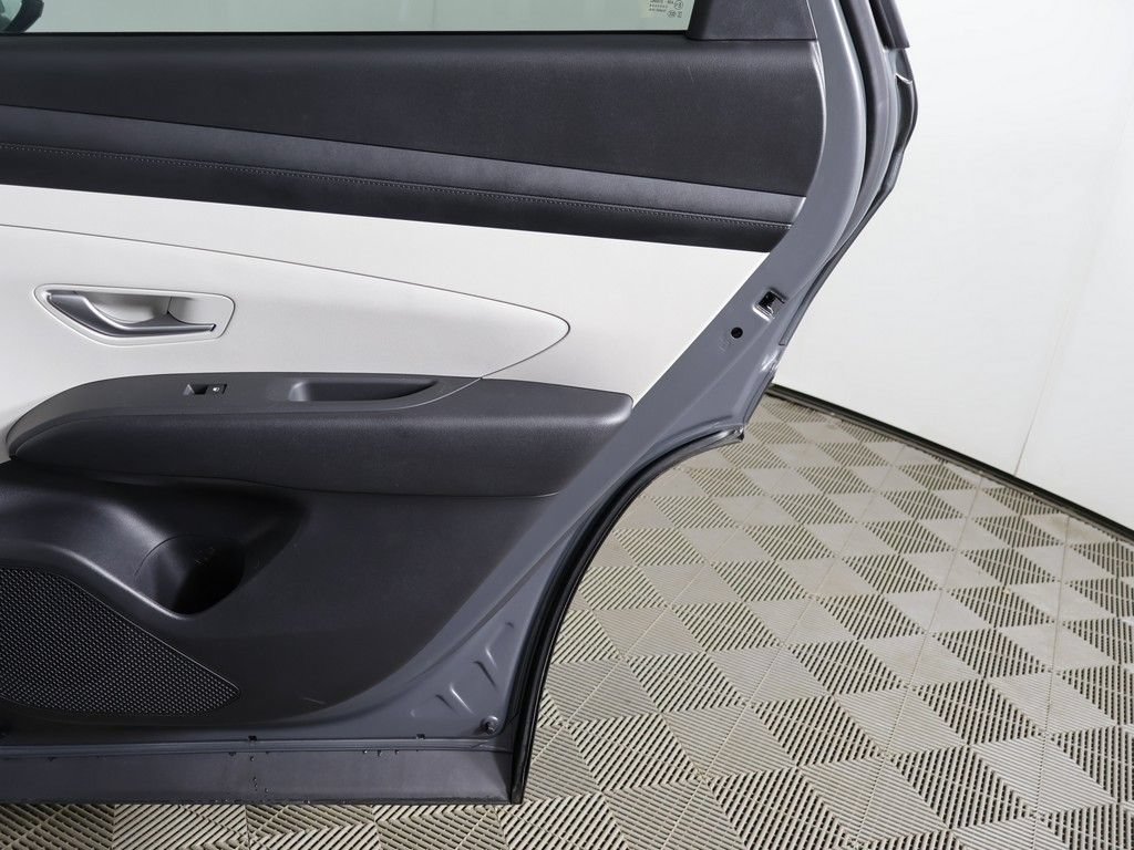 Certified 2025 Hyundai Tucson SE AWD/4WD image 20