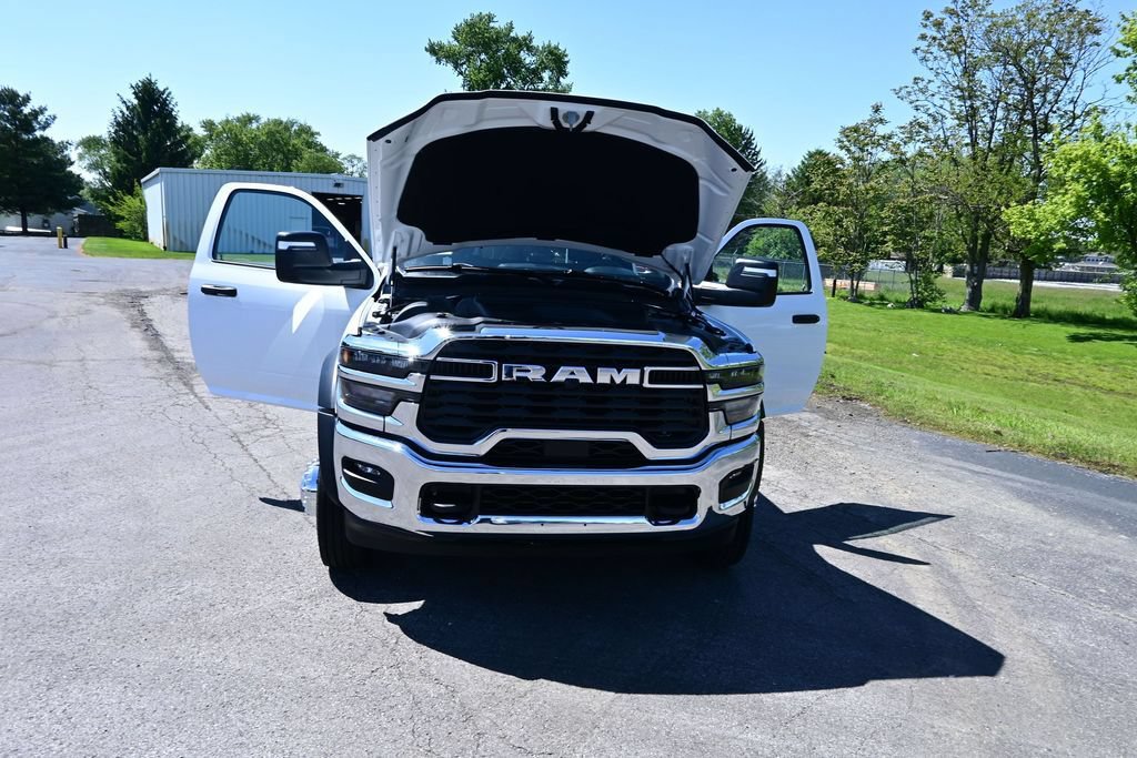 New 2026 RAM 5500 Tradesman w/ Chrome Appearance Group AWD/4WD image 26