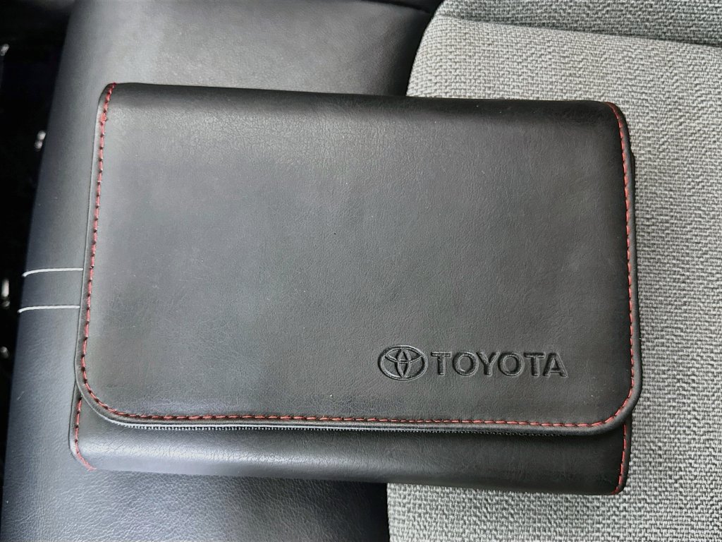 Used 2021 Toyota Corolla XSE FWD image 39