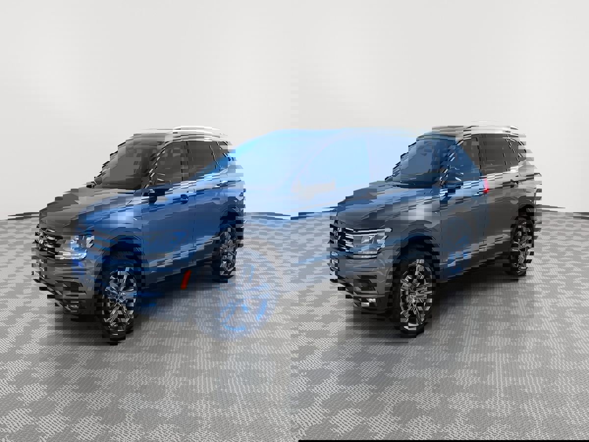 Used 2020 Volkswagen Tiguan SE R-Line image 3