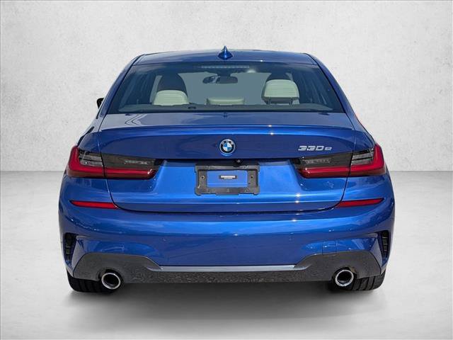Used 2022 BMW 330e w/ M Sport Package RWD image 6