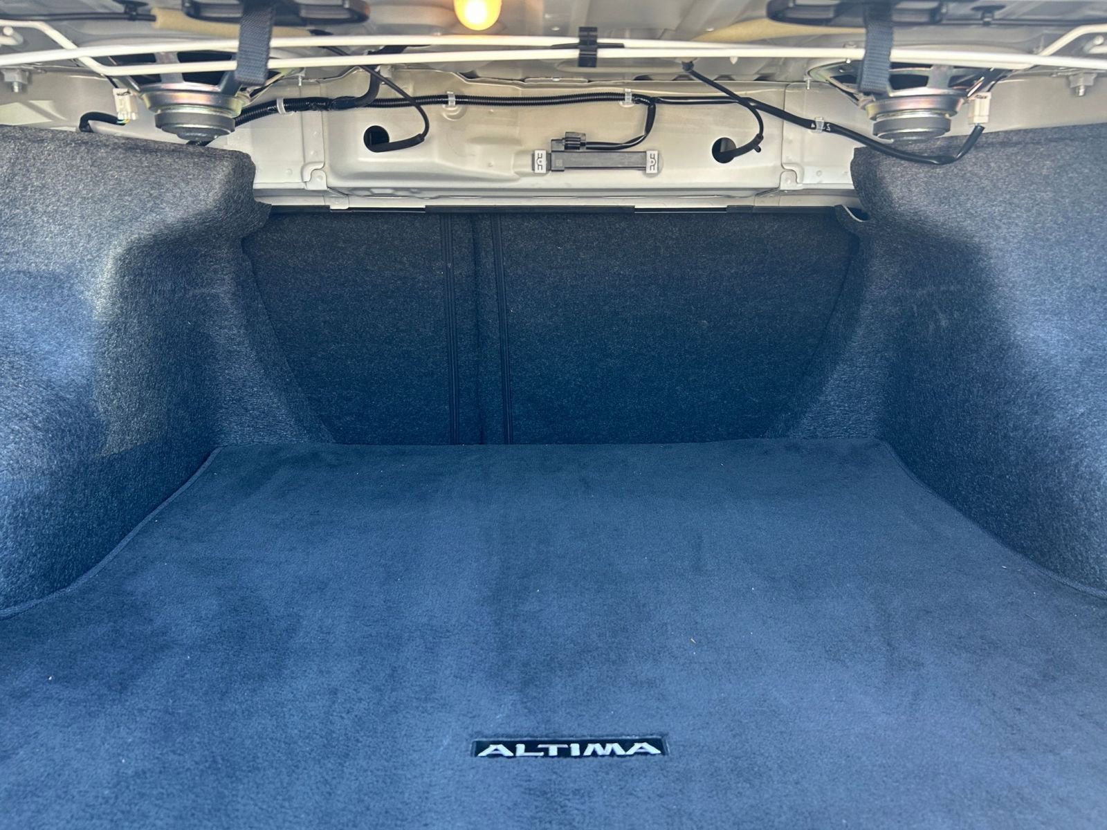 Used 2025 Nissan Altima 2.5 SV FWD image 25