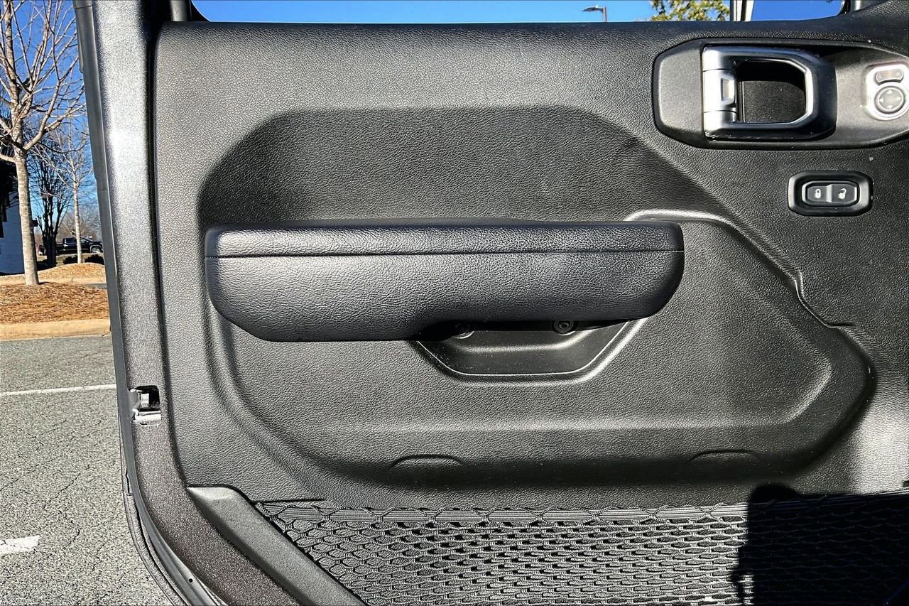 Certified 2024 Jeep Wrangler Willys image 25