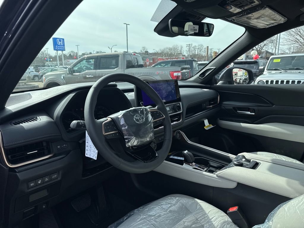 New 2026 Toyota Grand Highlander MAX Limited image 17