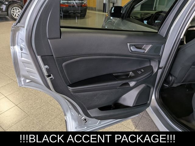 Used 2024 Ford Edge SE w/ Black Appearance Package image 18