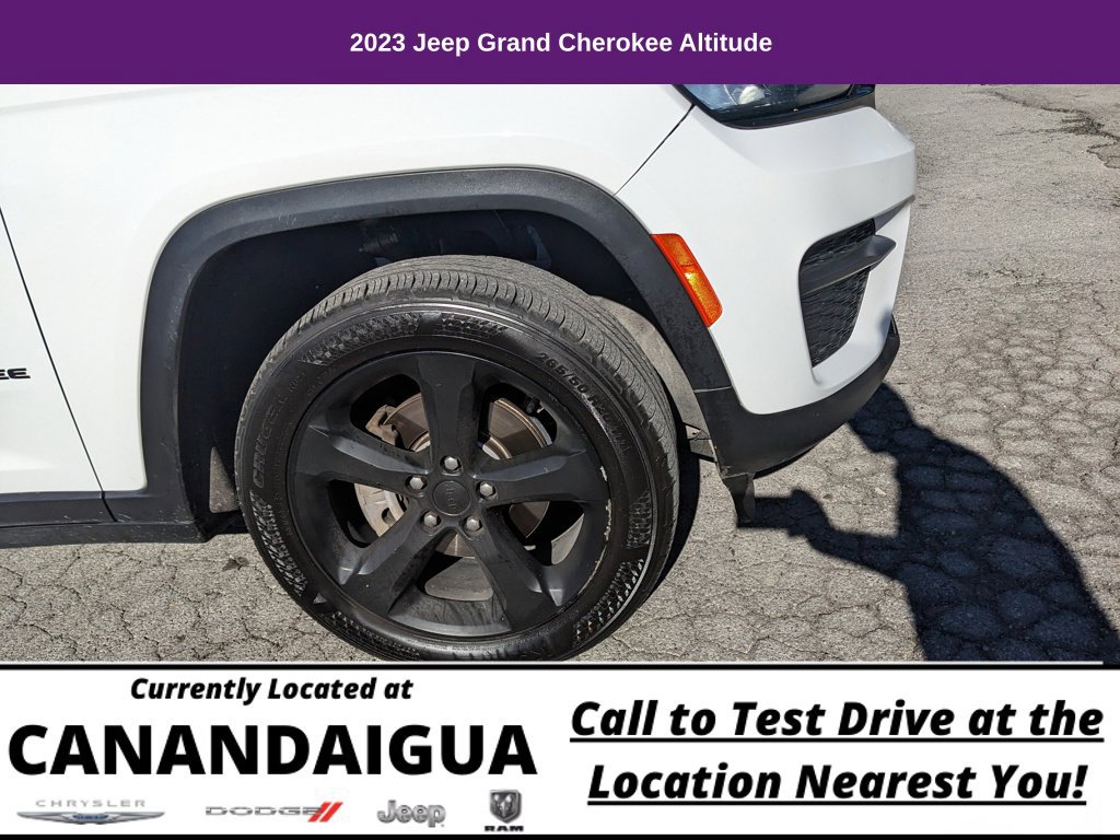 Used 2023 Jeep Grand Cherokee Altitude AWD/4WD image 30