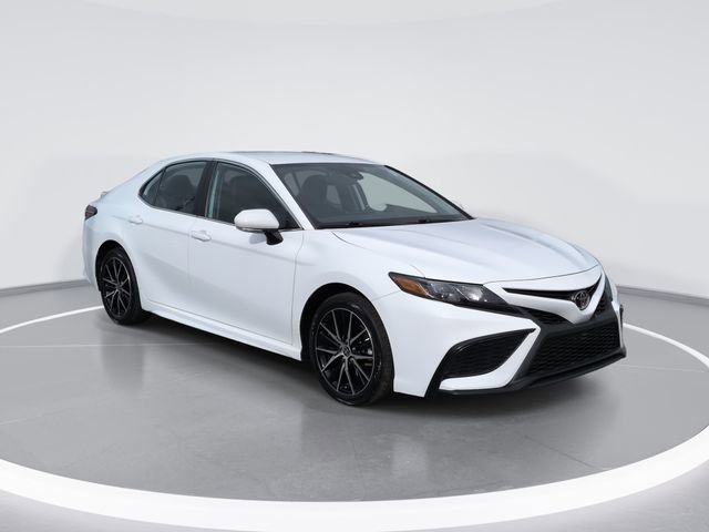Used 2024 Toyota Camry SE w/ Convenience Package image 1