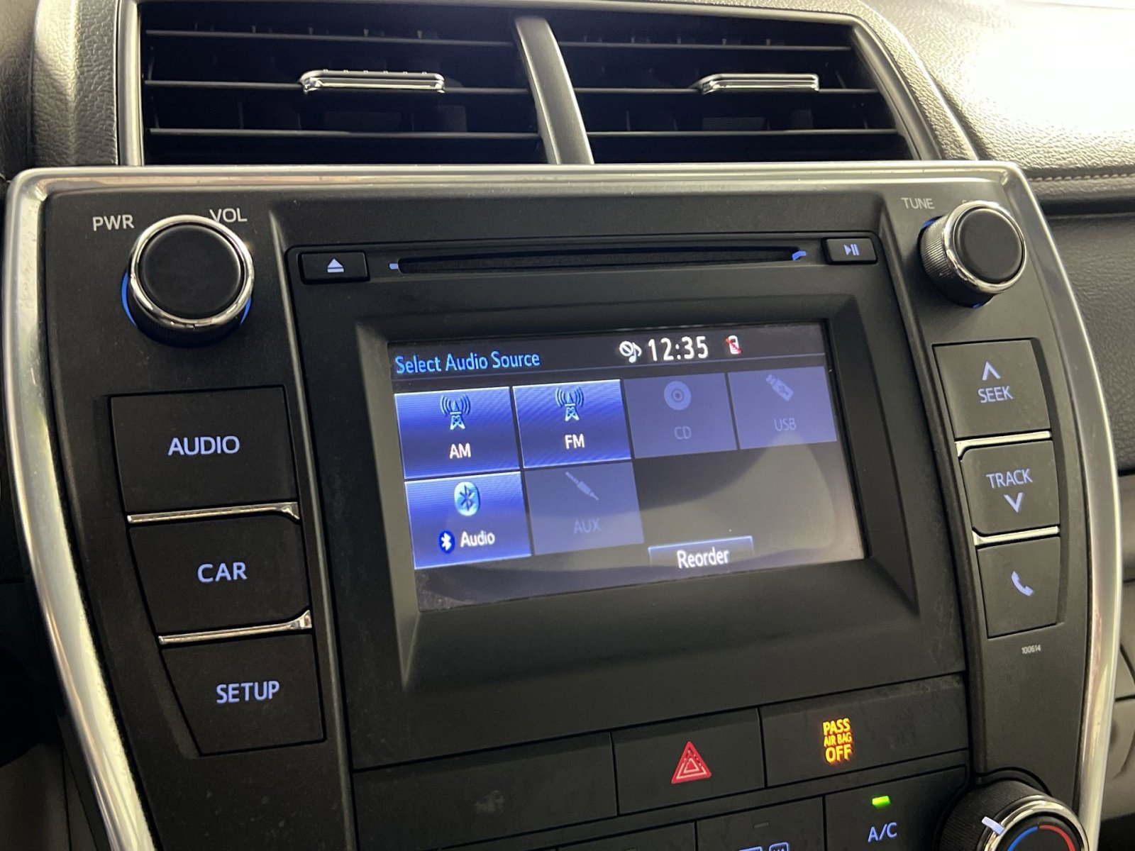 Used 2016 Toyota Camry LE image 17