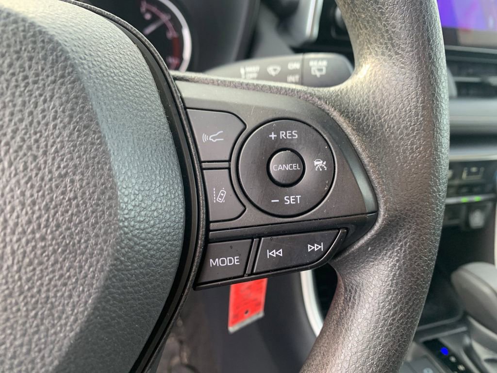 Used 2023 Toyota RAV4 LE AWD/4WD image 28