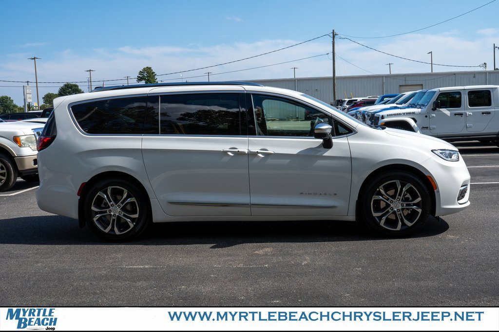 New 2026 Chrysler Pacifica Pinnacle image 7