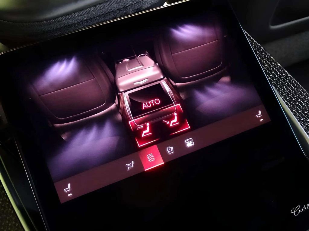 Used 2025 Cadillac Escalade V image 31
