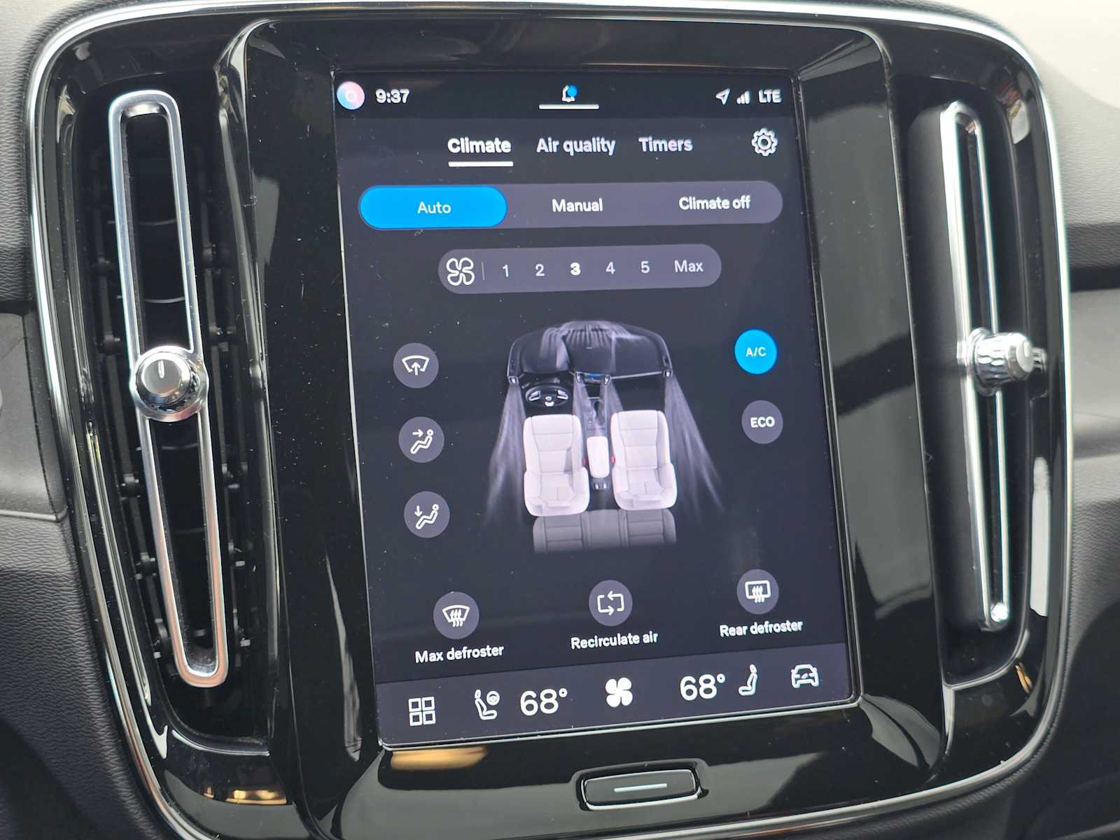 Certified 2023 Volvo XC40 Recharge Ultimate AWD/4WD image 29