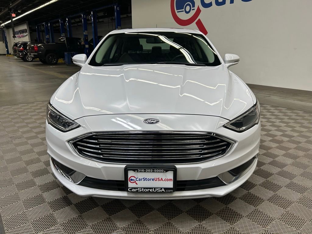 Used 2018 Ford Fusion SE w/ Fusion SE Technology Package image 4
