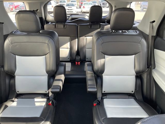 Used 2023 Ford Explorer XLT w/ Equipment Group 202A image 29