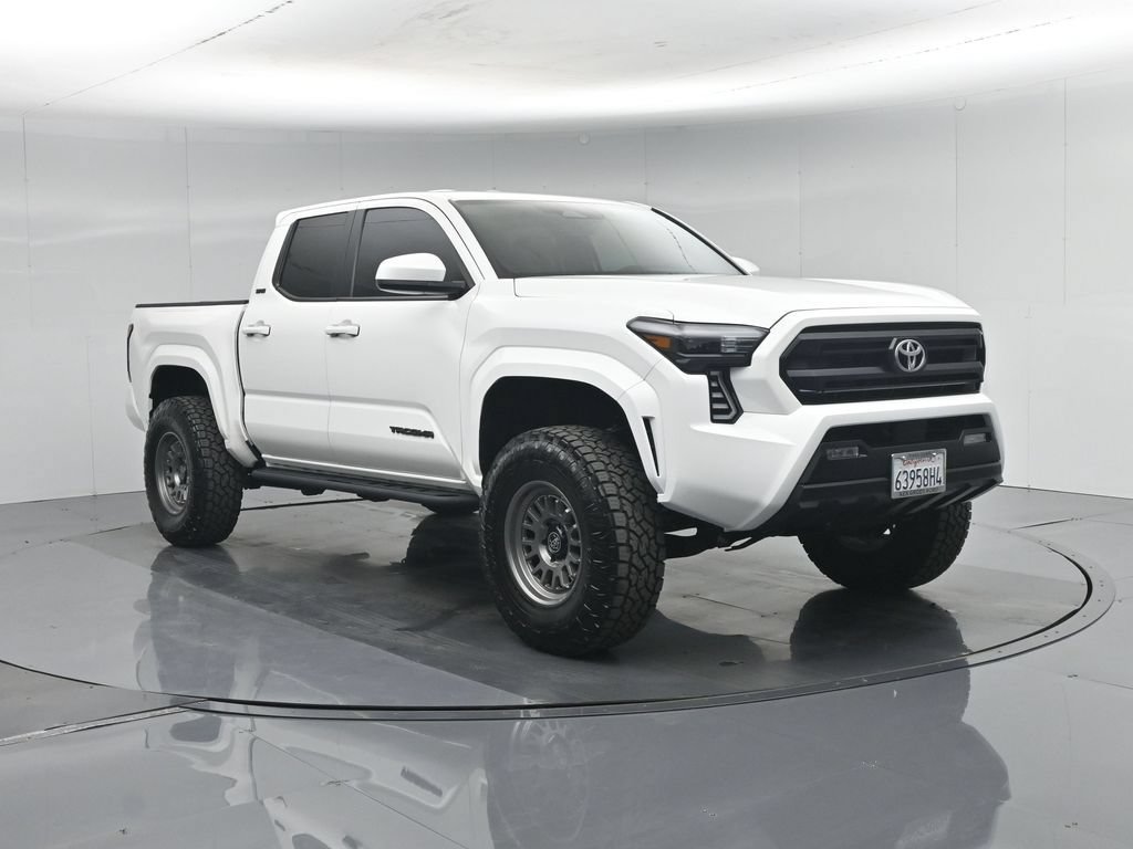 Used 2025 Toyota Tacoma SR5 AWD/4WD image 57