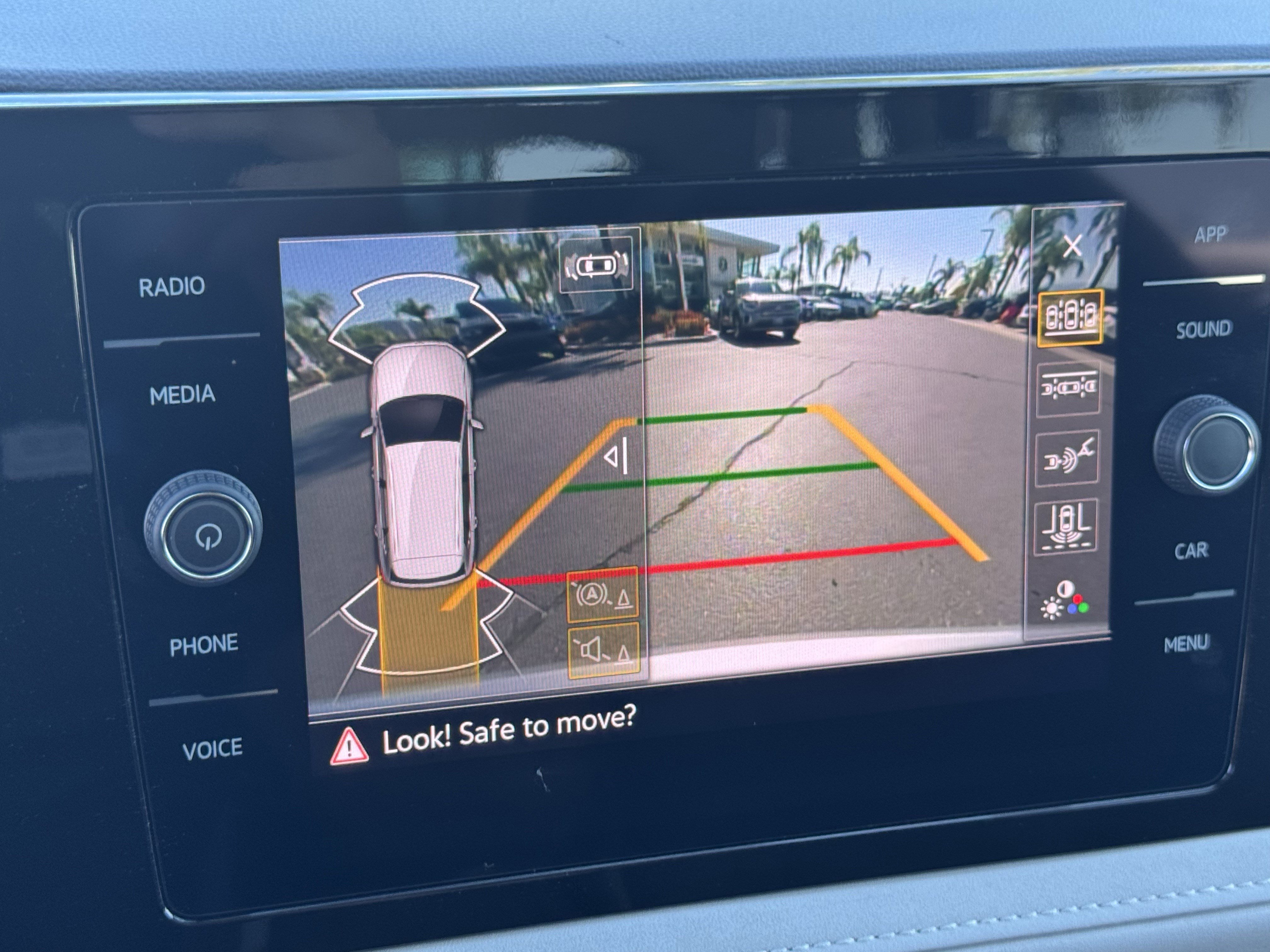 Used 2025 Volkswagen Taos SE image 26