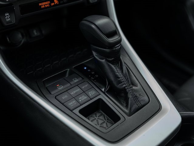 Used 2021 Toyota RAV4 XLE image 22