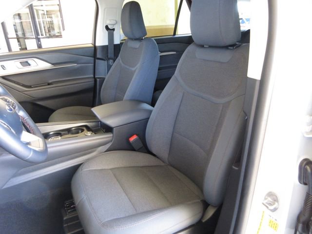 Certified 2025 Ford Explorer Active image 11