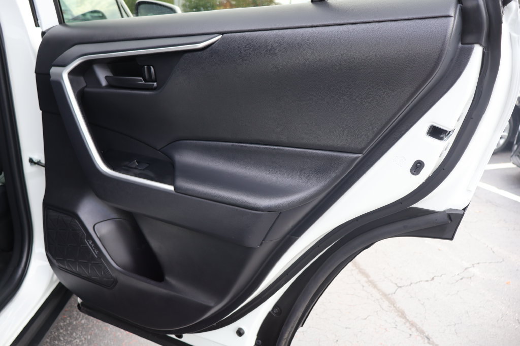 Certified 2024 Toyota RAV4 LE AWD/4WD image 18