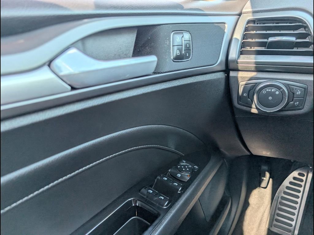 Used 2014 Ford Fusion Titanium FWD image 20