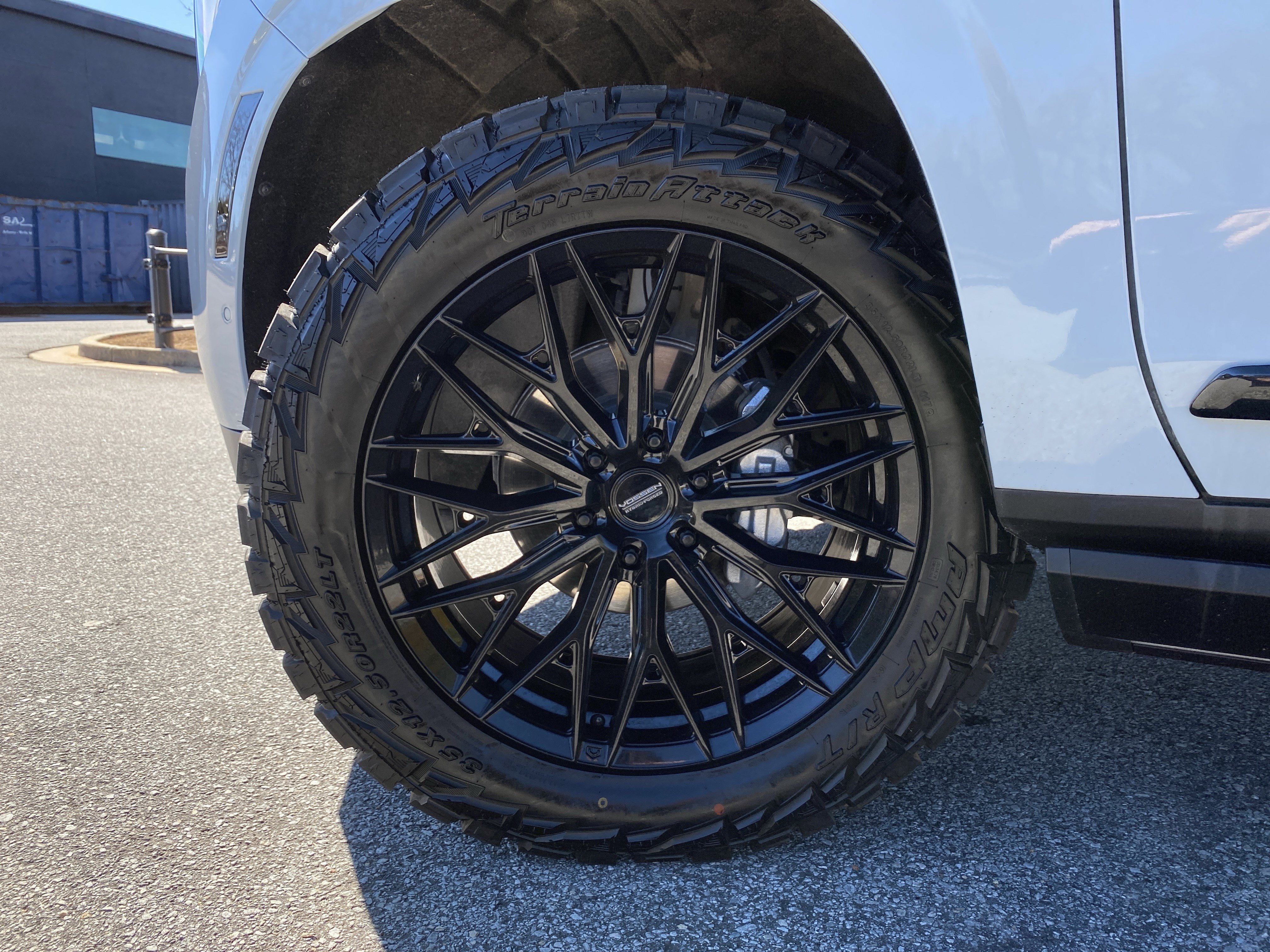 Used 2025 GMC Yukon Denali Ultimate image 18