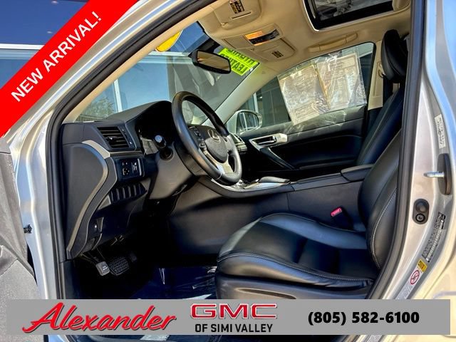 Used 2015 Lexus CT 200h w/ Navigation Package FWD image 13